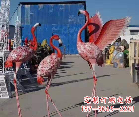 海南火烈鸟雕塑以玻璃钢创造精美的景观雕塑