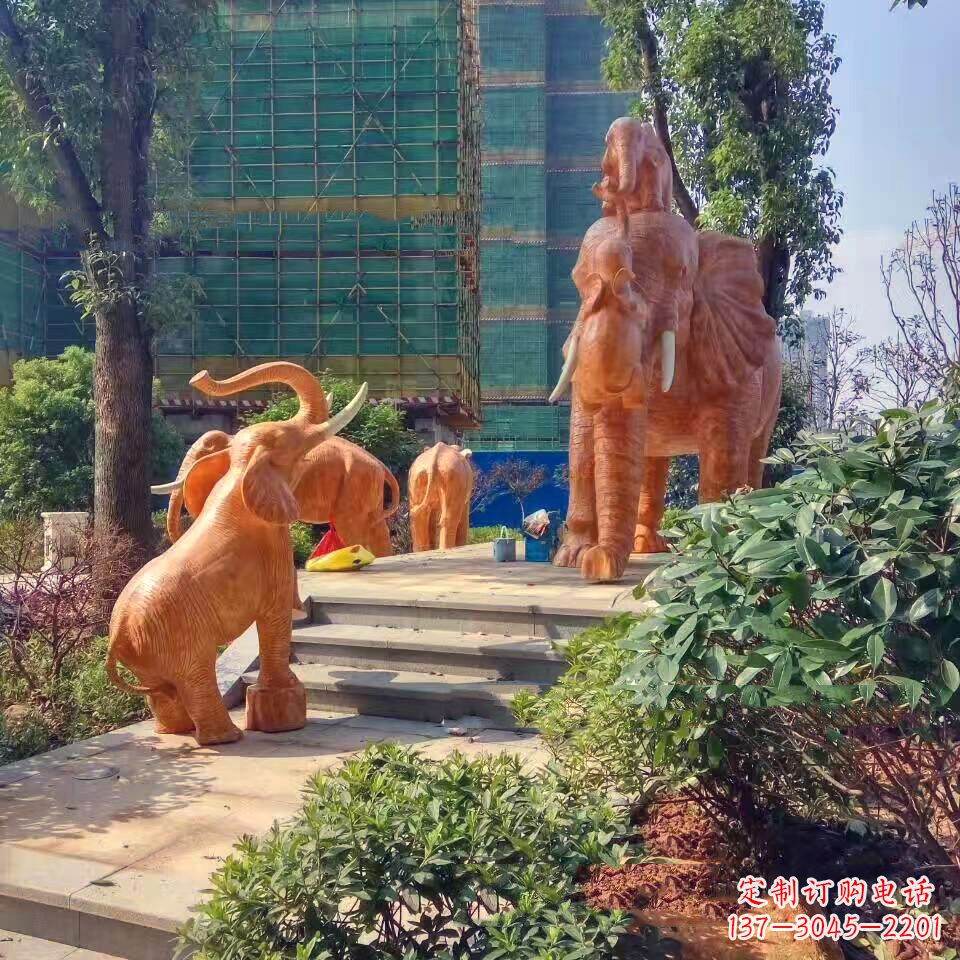 海南玻璃钢卡通大象雕塑——给小区园林带来活力