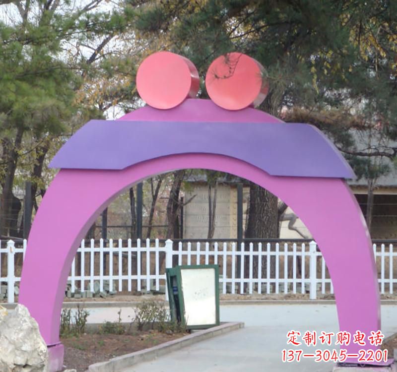 海南不锈钢爱心拱门雕塑给城市艺术添彩