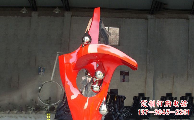 海南不锈钢抽象水滴景观雕塑