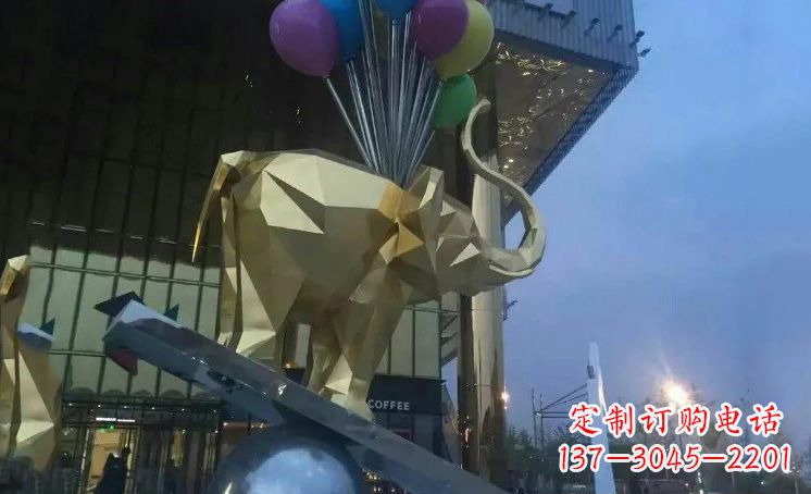 海南大象踩高跷——点缀城市景观