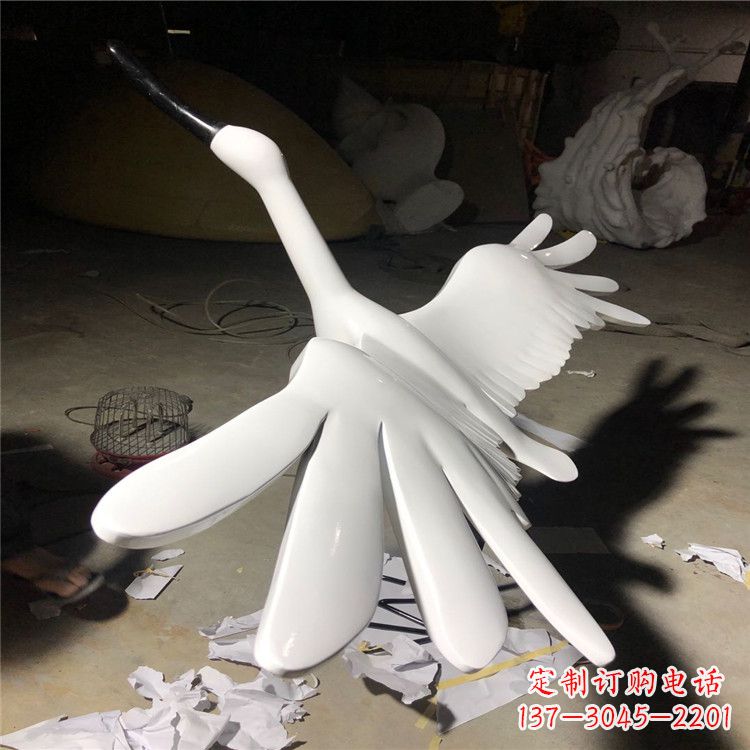 海南精致的不锈钢丹顶鹤雕塑
