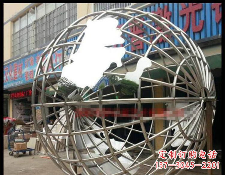 海南纪念地球的不锈钢雕塑