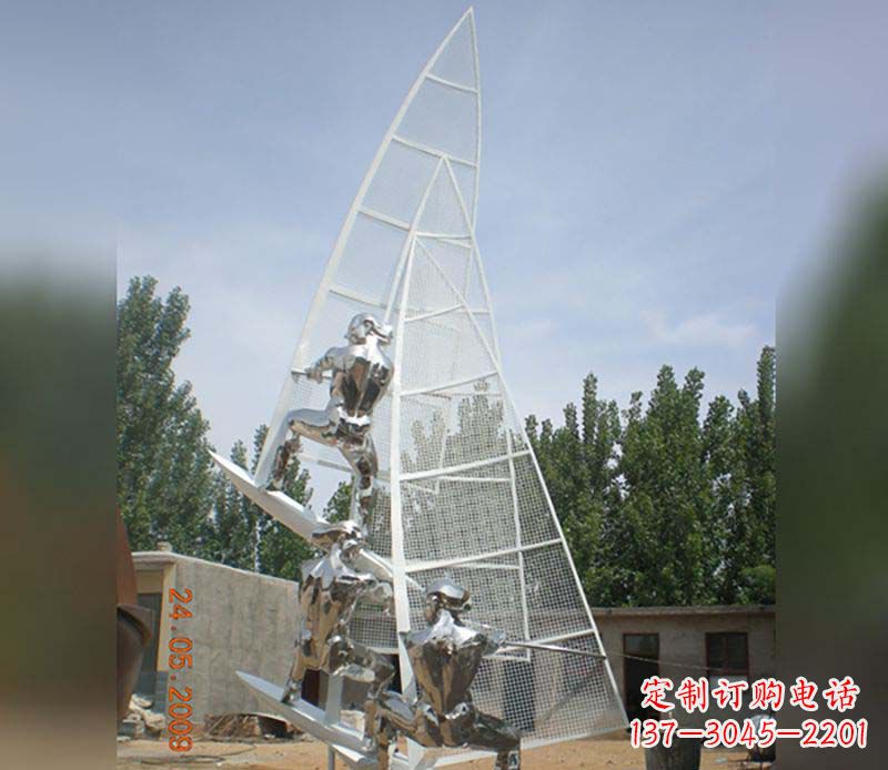 海南不锈钢帆船给公园带来美丽的景致