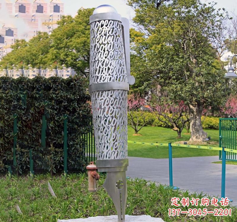 海南不锈钢钢笔雕塑2