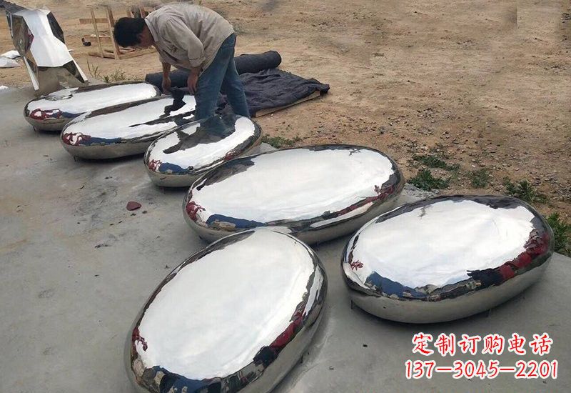 海南不锈钢鹅卵石雕塑精美外形给人以美的感受