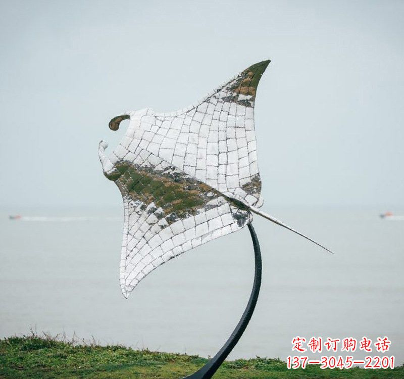 海南不锈钢海洋动物蝠鲼雕塑艺术与环保的完美结合
