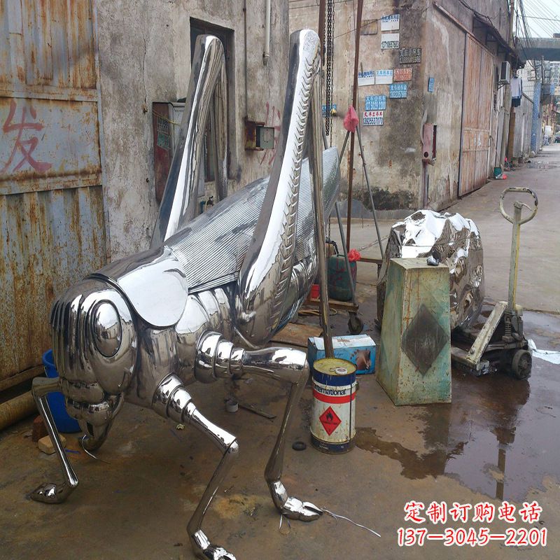 海南不锈钢蝗虫雕塑营造美好的自然环境