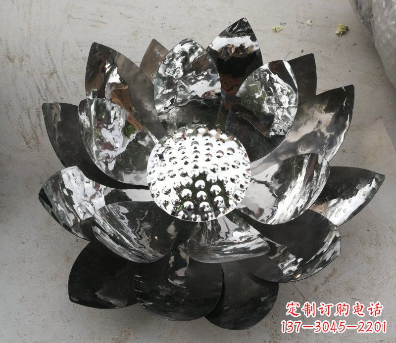 海南不锈钢镜面的荷花雕塑——彰显美丽与恬静