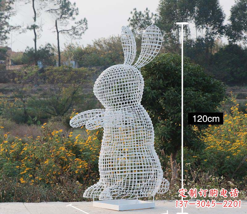海南精致的不锈钢镂空兔子雕塑