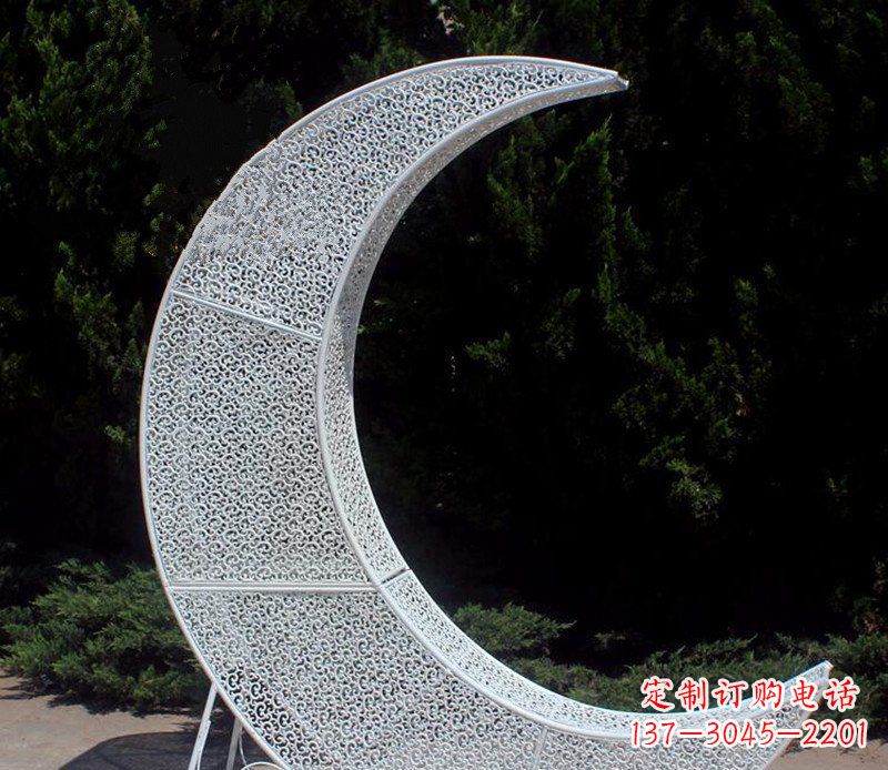 海南不锈钢镂空月亮公园雕塑浪漫而又神奇