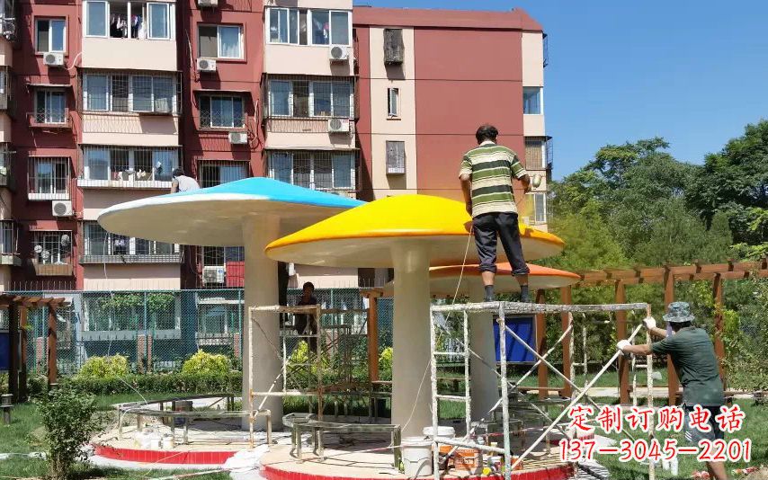 海南不锈钢蘑菇凉亭——精美雕塑点缀绿意
