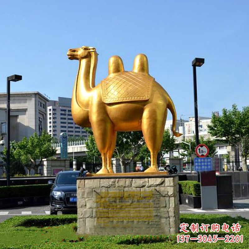 海南不锈钢骆驼雕塑点缀城市绿化