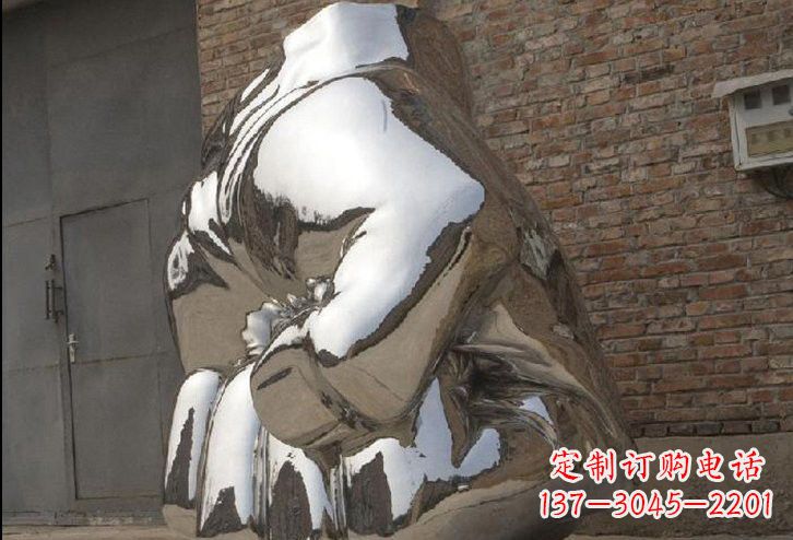 海南不锈钢拳头雕塑给人以力量的象征