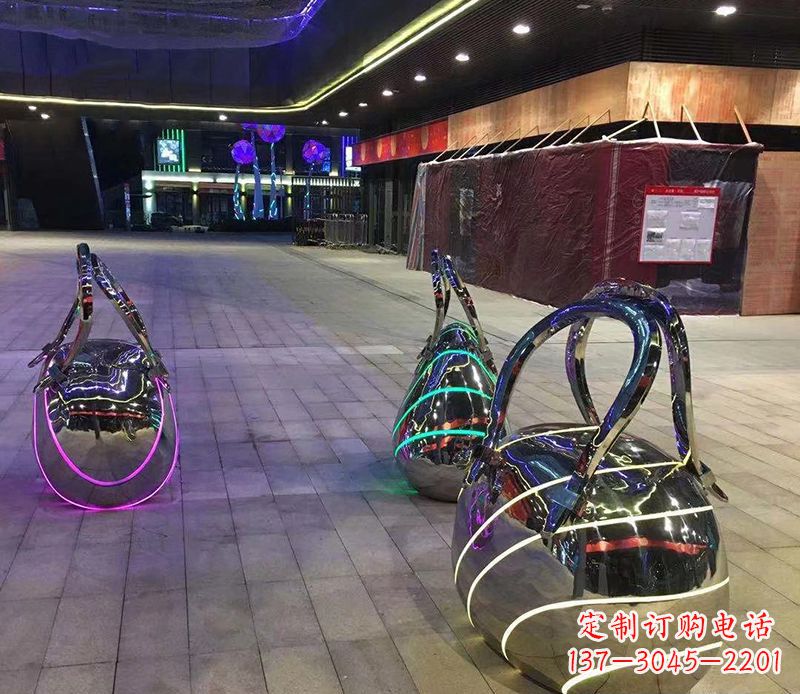 海南不锈钢手提包雕塑精美艺术品