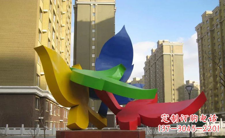 海南不锈钢树叶景观雕塑美丽而精致