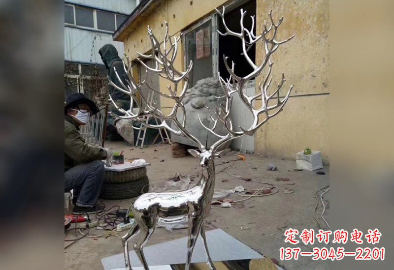 海南不锈钢树枝鹿雕塑艺术精美的自然之美