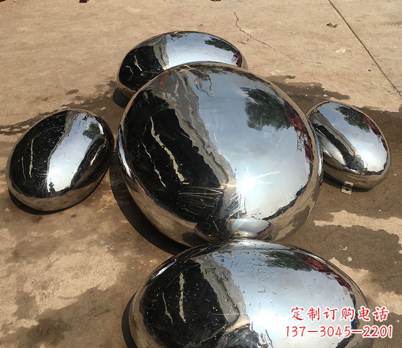 海南精致灵动的不锈钢水滴雕塑