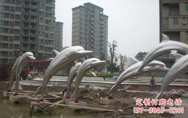 海南海豚雕塑——欣赏不锈钢小区的精美绝伦