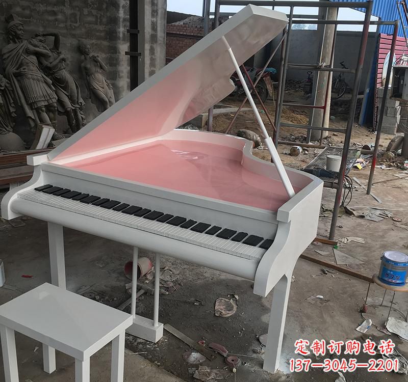 海南不锈钢校园钢琴雕塑发出音乐的艺术