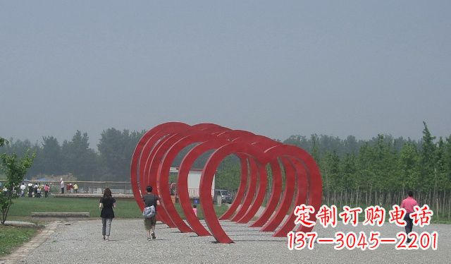 海南不锈钢心形拱门雕塑美丽而神圣