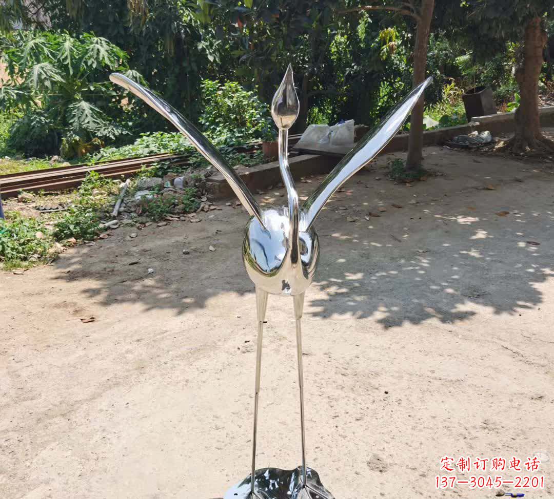 海南不锈钢仙鹤雕塑——传承灵动之美