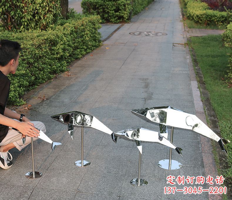 海南抽象不锈钢海豚雕塑