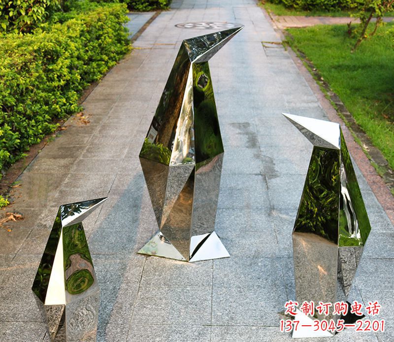 海南精致的抽象不锈钢企鹅雕塑
