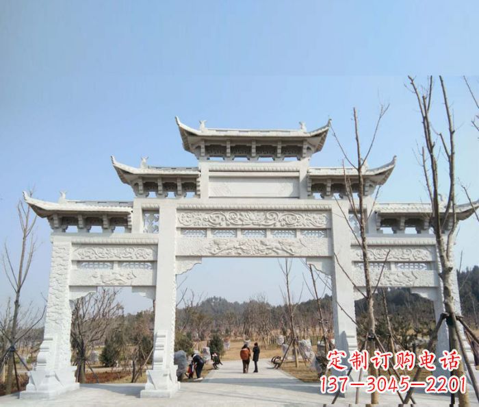海南“村口三门石雕牌楼”——悠久历史的见证