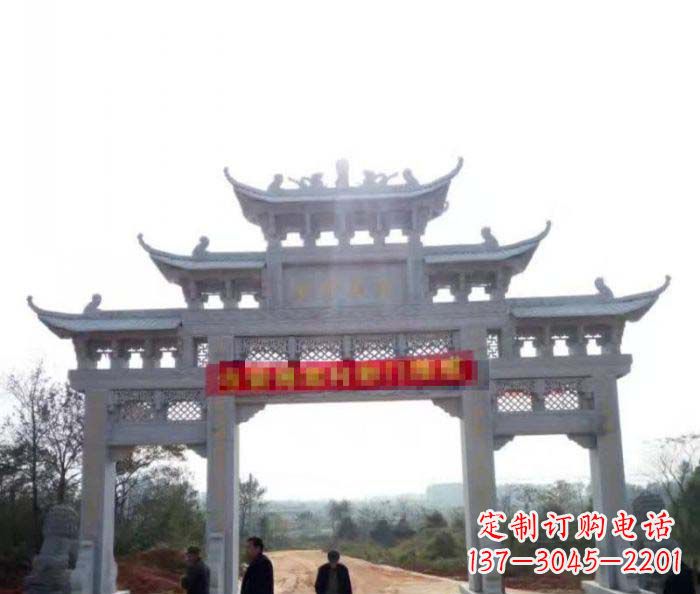 海南三门石雕牌楼古老而精美的雕塑