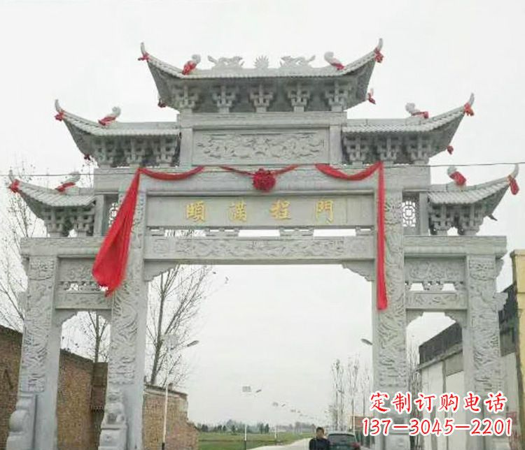 海南牌坊雕塑纪念历史,传承文化