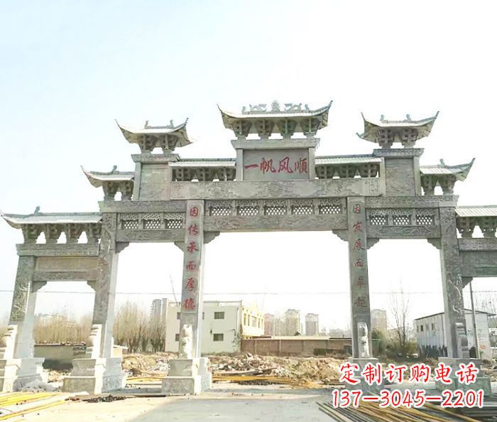 海南别具一格的大型五门石雕牌楼
