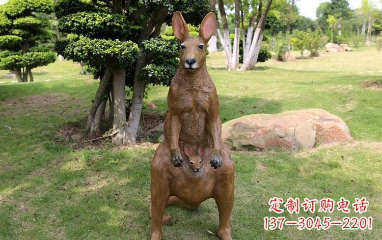 海南公园玻璃钢仿真袋鼠雕塑