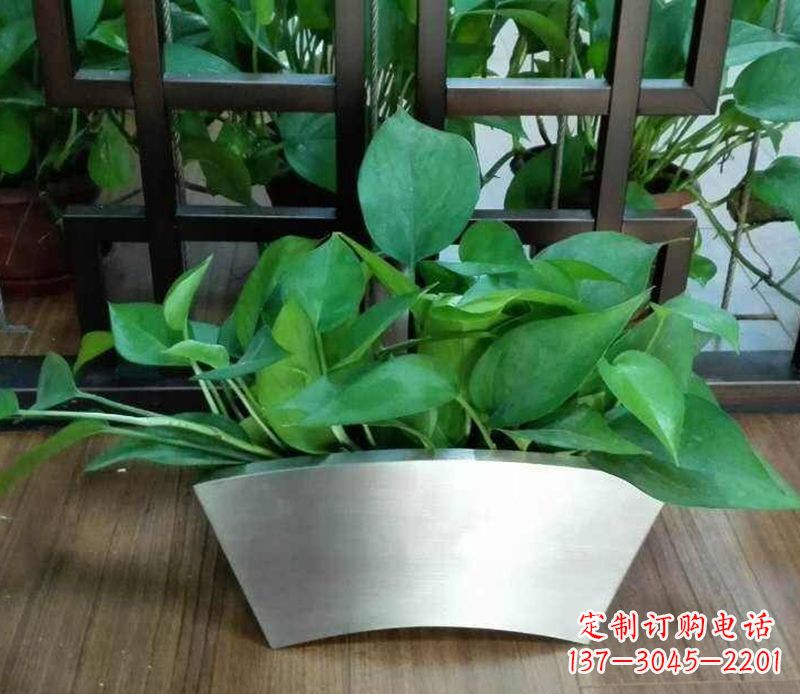 海南高质量不锈钢花盆雕塑,享受自然完美烘托