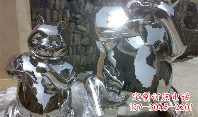 海南真实不锈钢熊猫大型雕塑