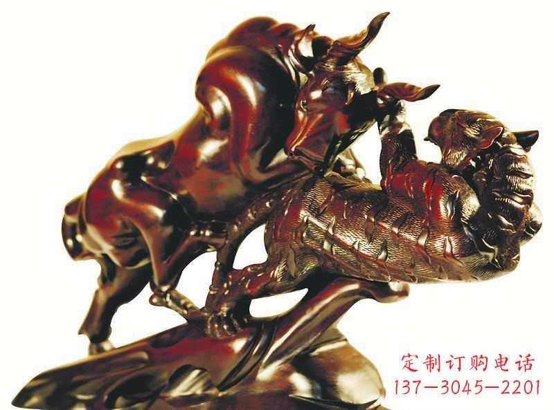 海南风格独特的铜制老虎雕塑