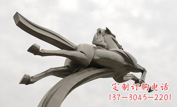 海南中领雕塑:高精度不锈钢一马当先雕塑