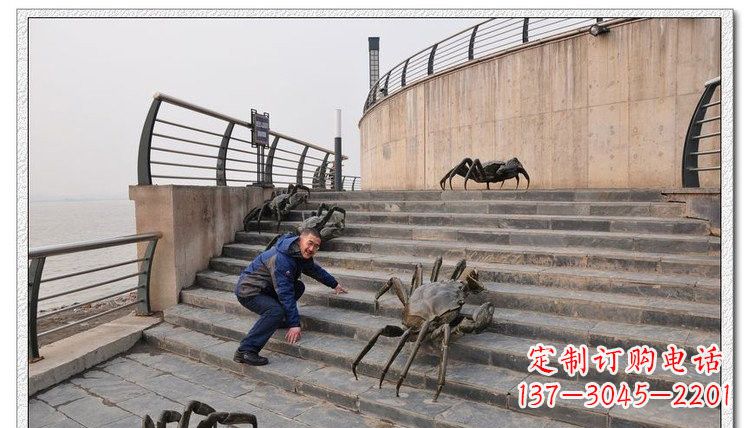 海南海边铜螃蟹雕塑是由中领雕塑定制生产的一款…
