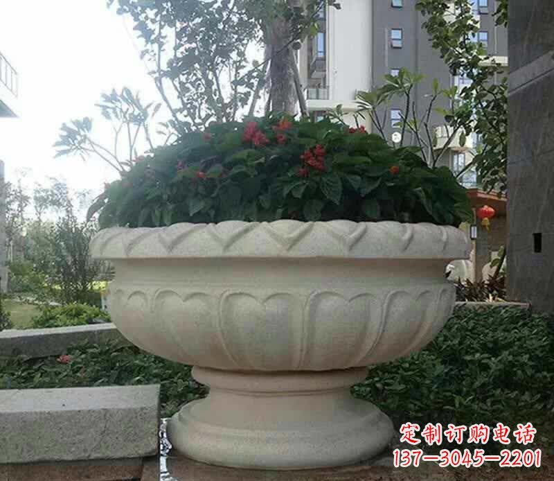 海南传承艺术美学的汉白玉花盆雕塑