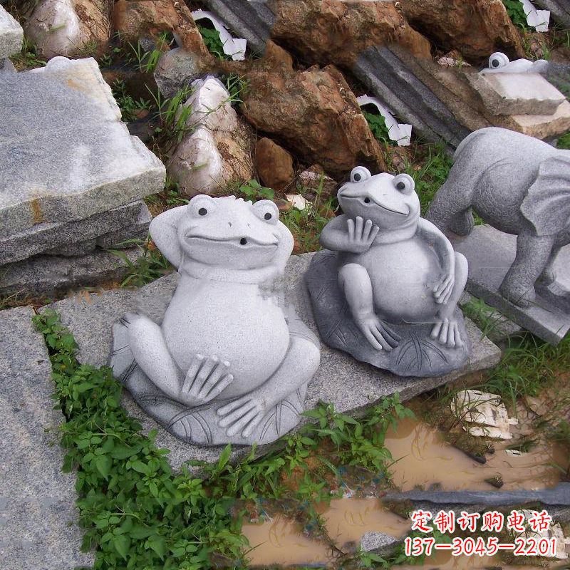 海南别具一格的青石青蛙喷水雕塑