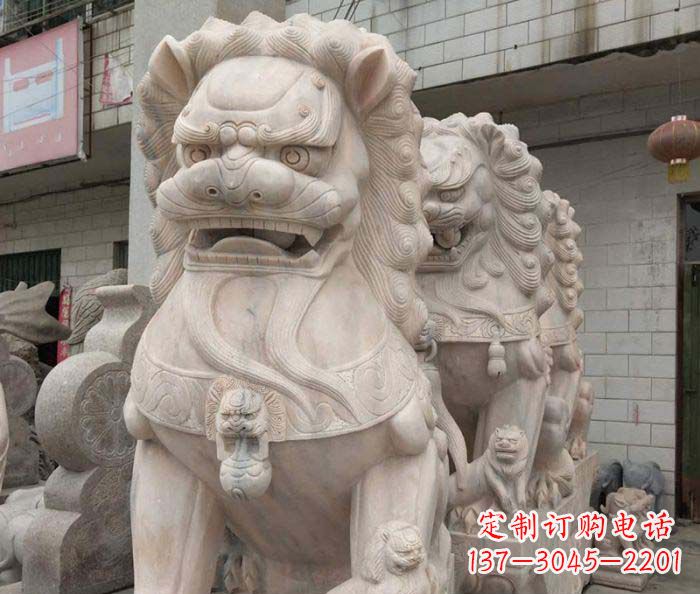 海南寺庙景观晚霞红狮子石雕