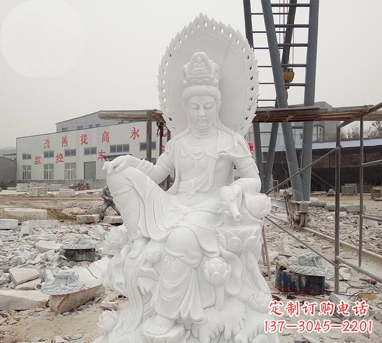 海南寺庙自在观音雕像