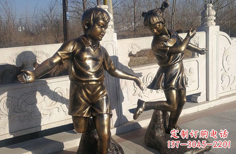 海南踢毽子的儿童铜雕 (2)