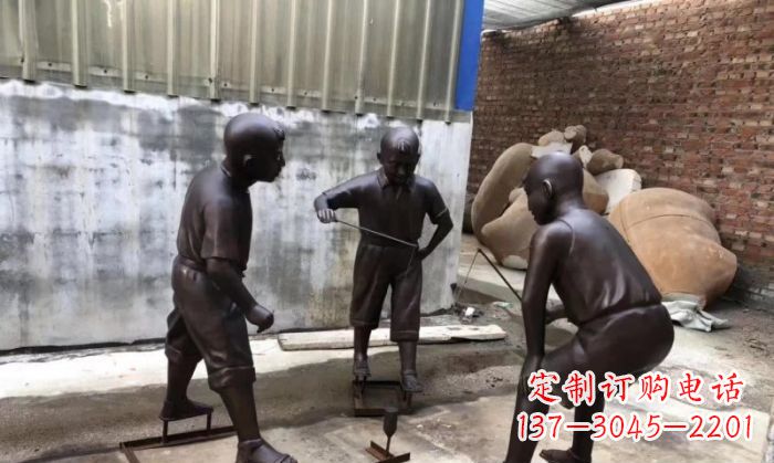 海南玩陀螺人物铜雕 (2)