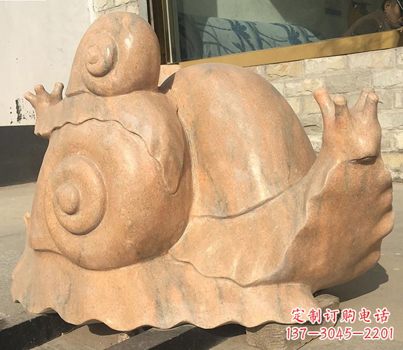 海南晚霞红大型蜗牛母子雕塑
