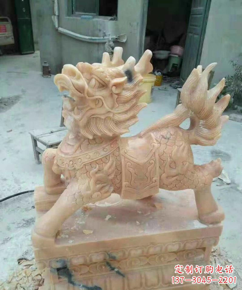 海南晚霞红麒麟雕塑112
