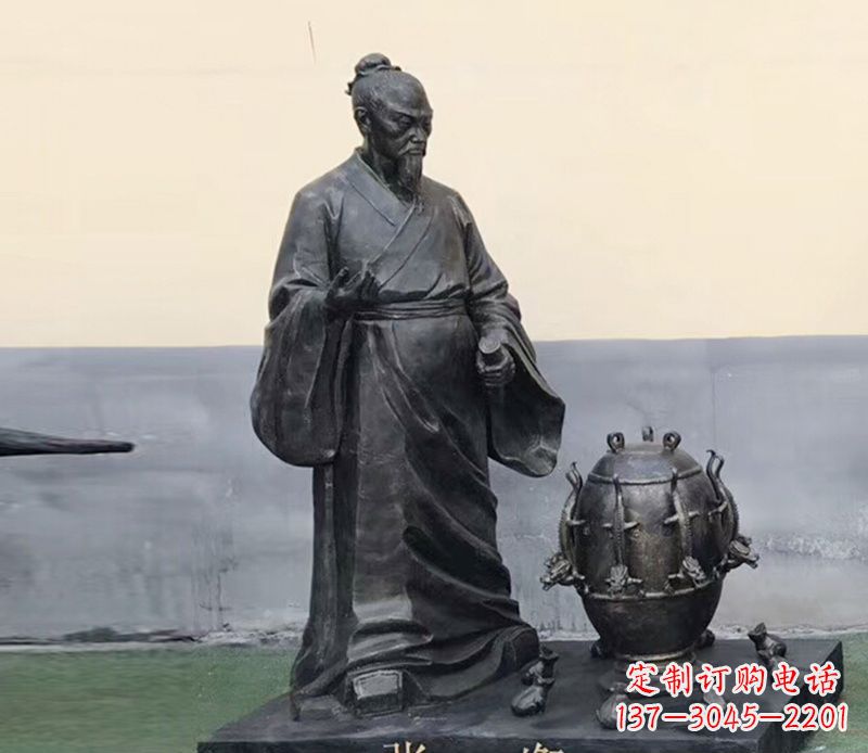 海南学校张衡和地动仪铜雕