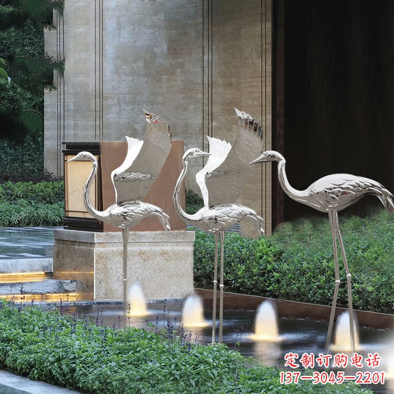 海南鹤雕塑-公园不锈钢镜面喷泉中的鹤雕塑